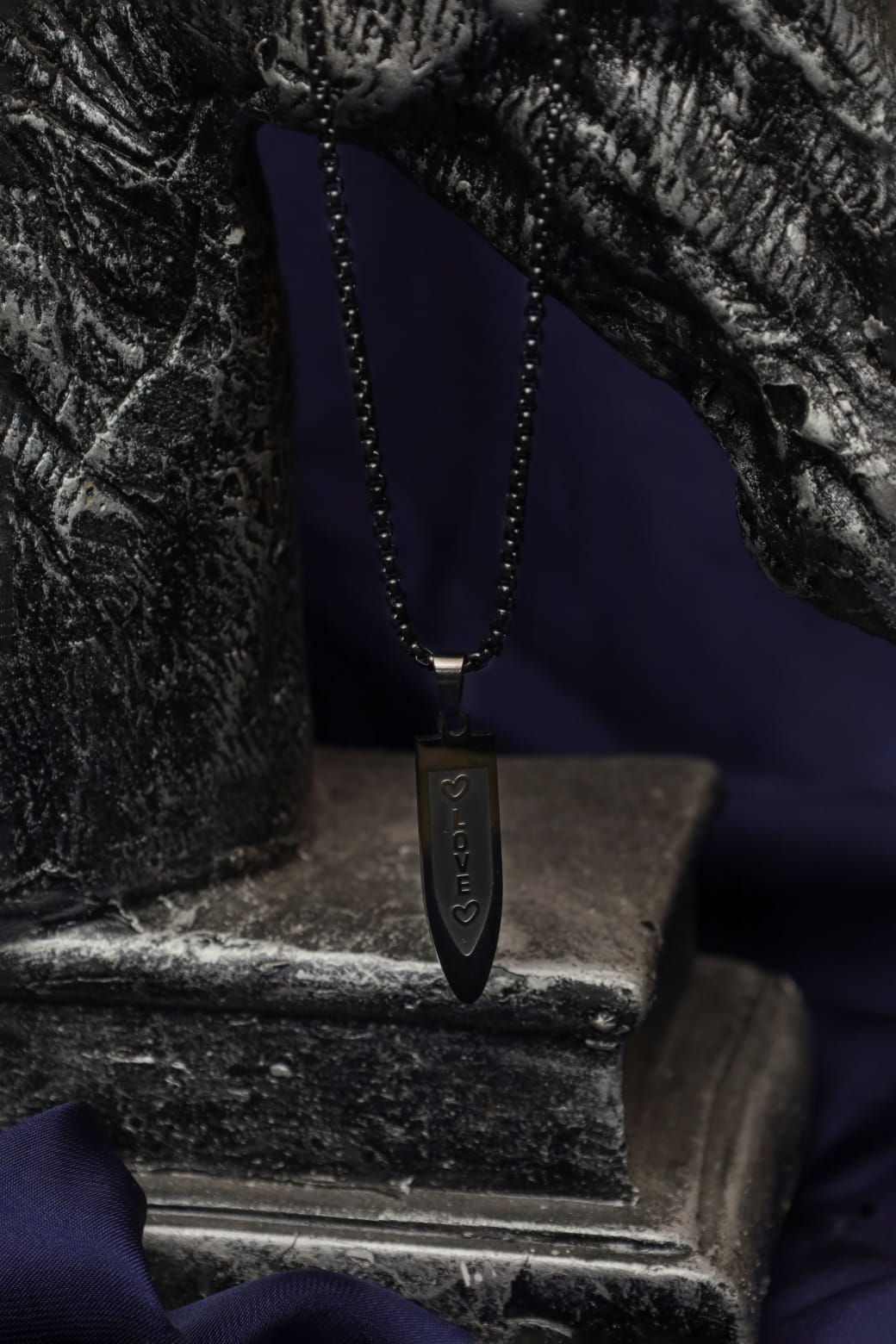 Blacked Dagger/Knief Pendant
